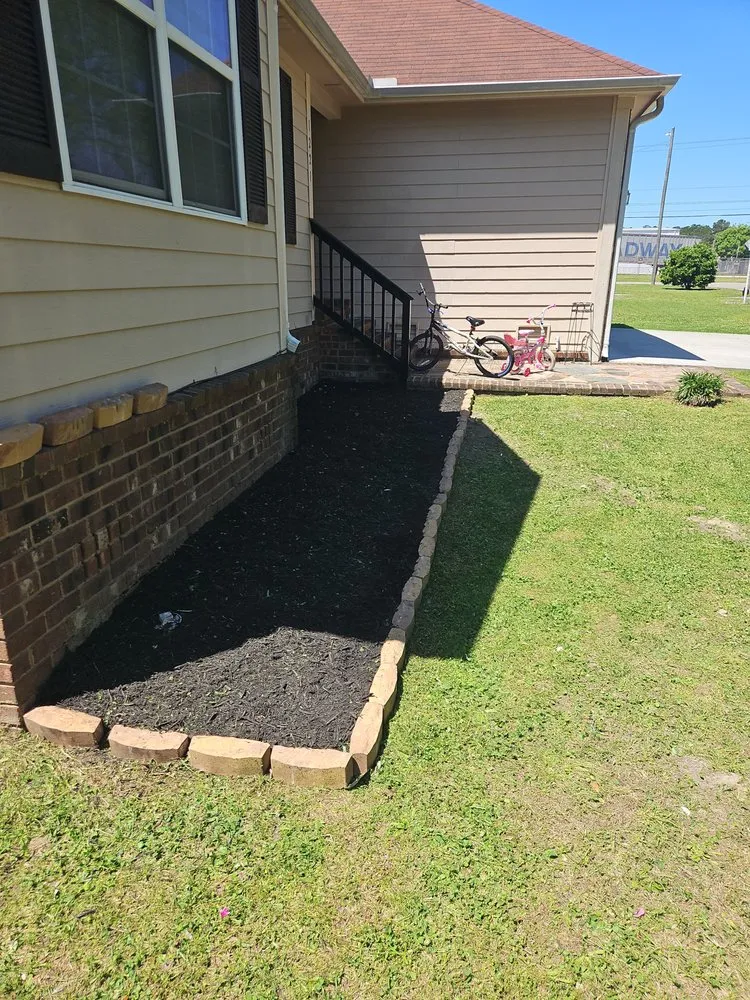 Trusted yard maintenance in Savannah, GA - Royal Rhodes Lawn Service