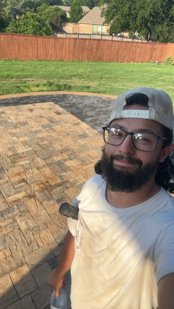 Custom lawn mowing service in Midlothian, TX by Royal Rodriguez Landscaping & Irrigation