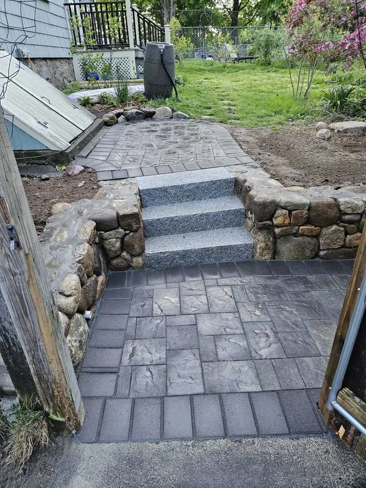 Local outdoor landscaping experts serving Boston, MA - Royal Stone Landscape Construction