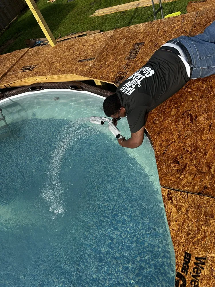 Affordable lawn mowing service in Savannah, GA - Royal Touch of Class and Design