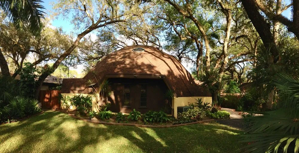 Local yard cleanup service in Fort Lauderdale, FL by Royal Tree Service & Landscaping