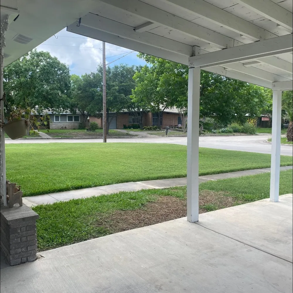 Top-rated garden landscaping in San Antonio, TX by Royal Village Lawn Care