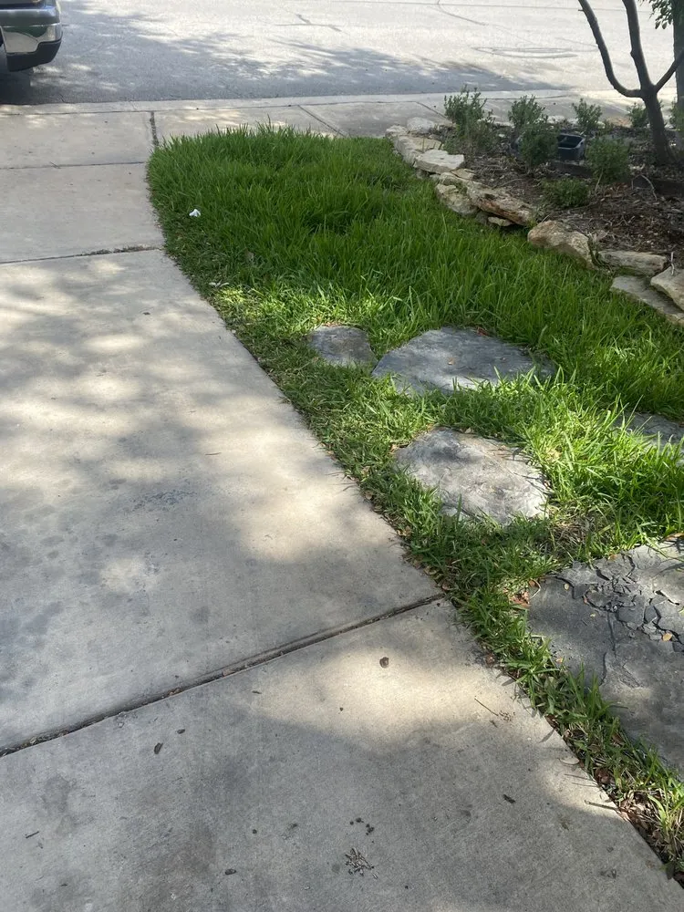 Top-rated residential landscaping in San Antonio, TX by Royal Village Lawn Care