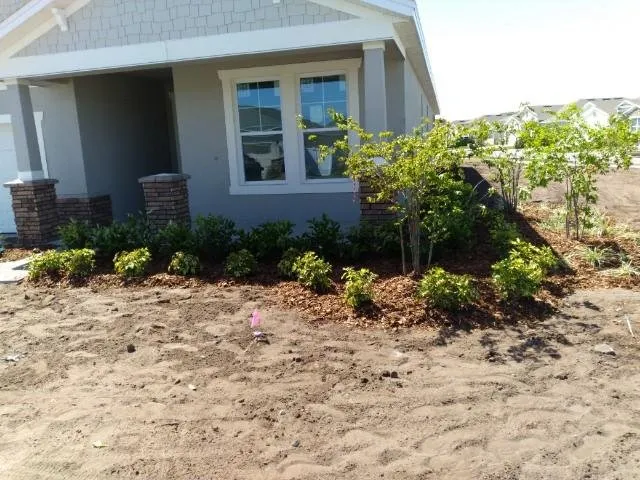 Custom residential landscaping in St. Cloud, FL - Royal Yards Landscape and Maintenance