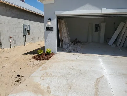 Royal Yards Landscape and Maintenance Logo