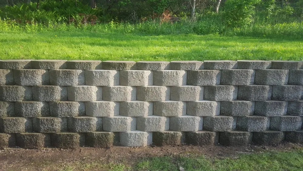 Custom yard maintenance in Marion, IA by Royals Design and Landscaping