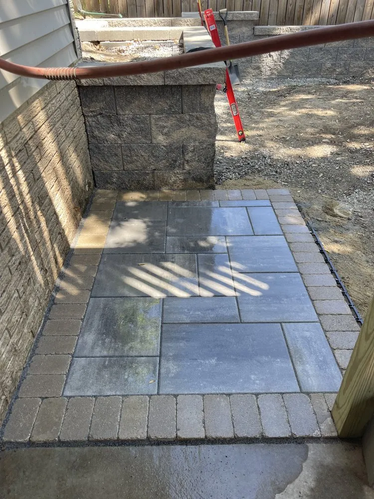 Top-rated lawn care service in Marion, IA by Royals Design and Landscaping