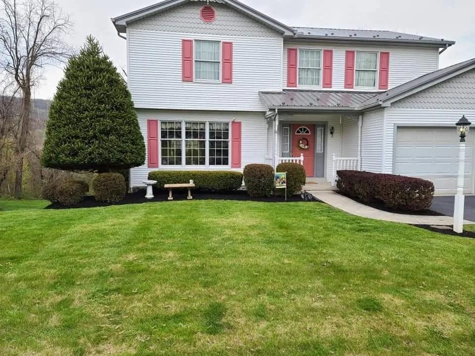 Reliable lawn mowing service experts serving Harrisburg, PA - Royals Lawn Care