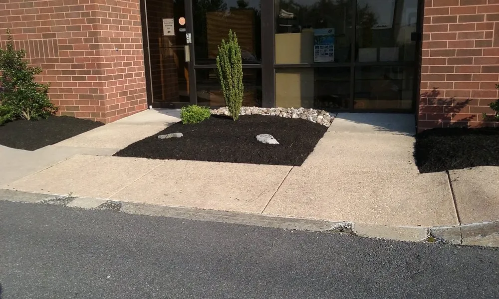 Expert landscape design experts serving Newark, DE - Royalty Cuts and Services