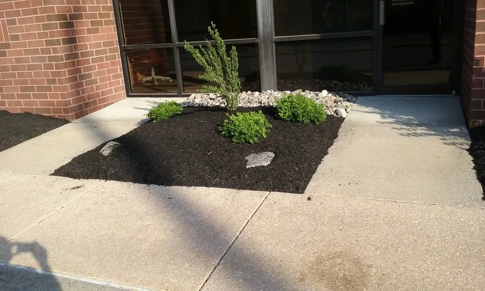 Expert residential landscaping experts serving Newark, DE - Royalty Cuts and Services