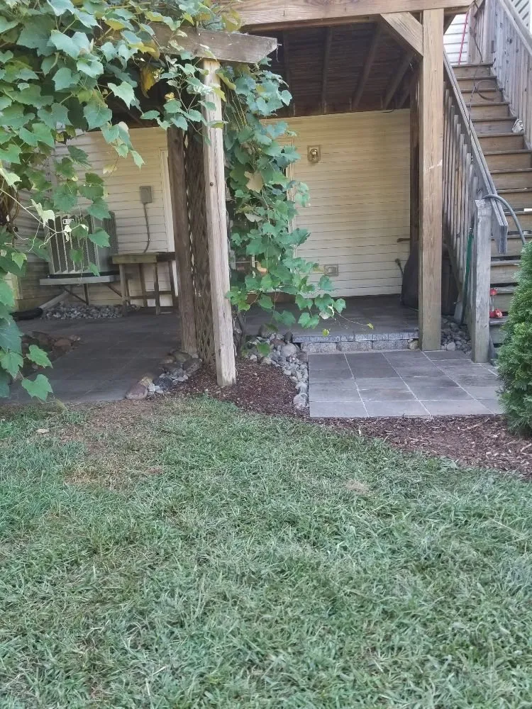 Top-rated lawn care service experts serving Allentown, PA - Royalty Landscaping