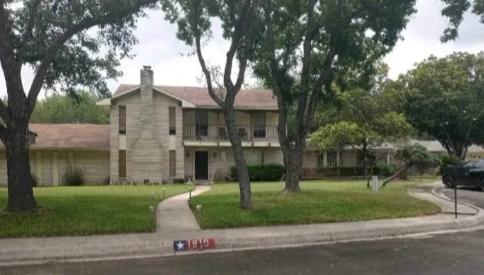 Trusted lawn mowing service in Converse, TX - Royalty Legacy Lawn Service and Landscaping