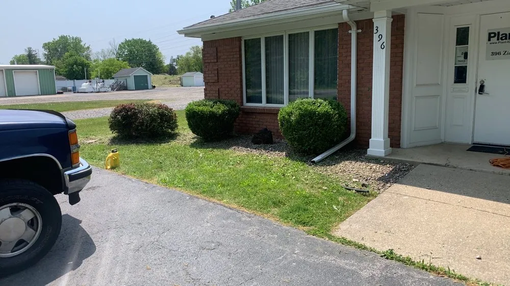 Affordable yard maintenance in Buffalo, NY - Royalty’s Landscaping