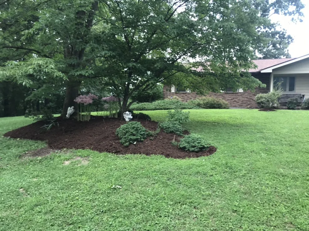 Expert garden landscaping in Sainte Genevieve, MO by Roys Hauling and Landscaping