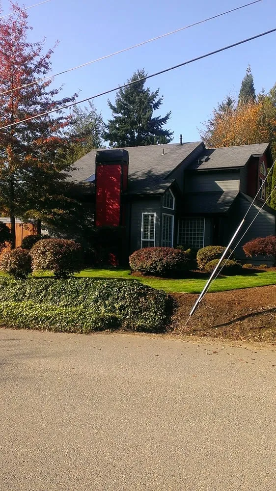 Top-rated lawn mowing service experts serving Milwaukie, OR - Roy's Yard and Haul LLC