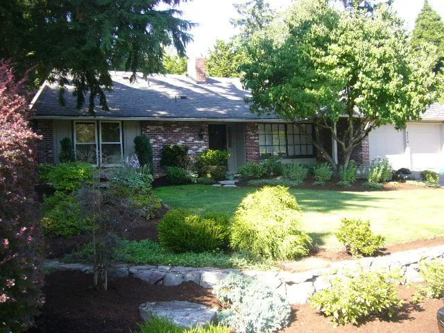 Local landscape installation for beautiful yards in Milwaukie, OR by Roy's Yard and Haul LLC