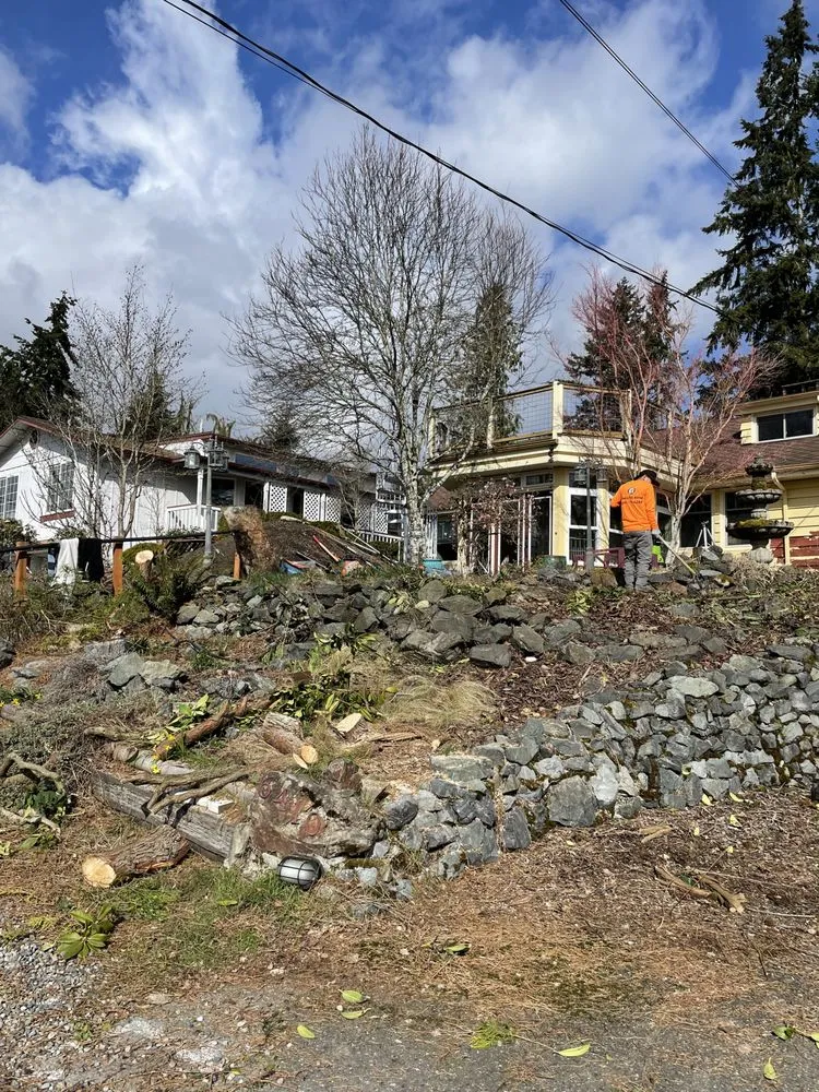 Custom outdoor landscaping with custom design in Bellevue, WA by R&P Landscaping Maintenance General Cleaning Irrigation