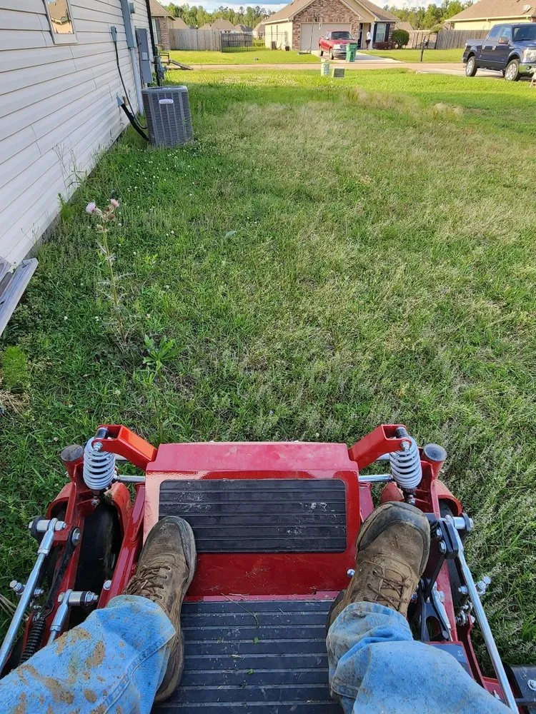 Reliable landscaping services experts serving Bellevue, WA - R&P Landscaping Maintenance General Cleaning Irrigation