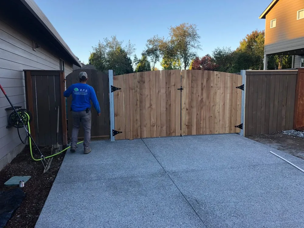 Top-rated lawn mowing service near you in Vancouver, WA by Rpe Landscaping Construction