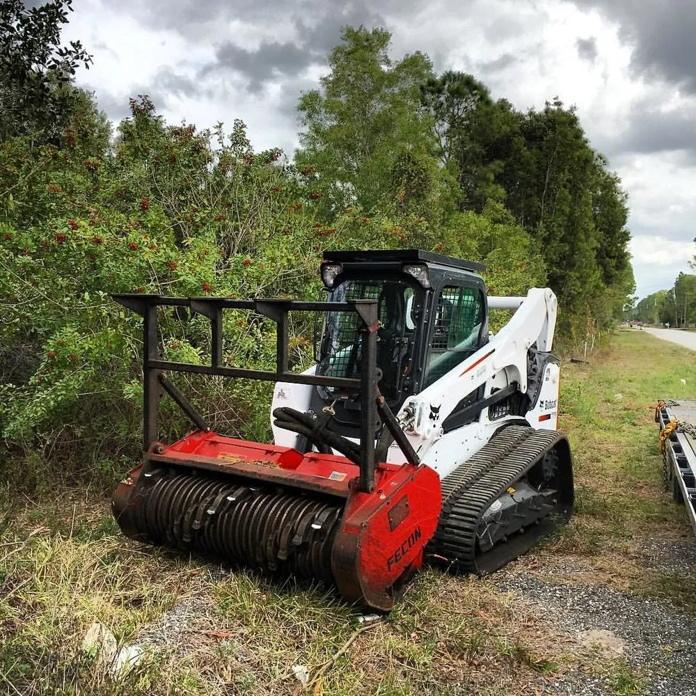 Professional yard cleanup service in West Palm Beach, FL - RPM Landworks
