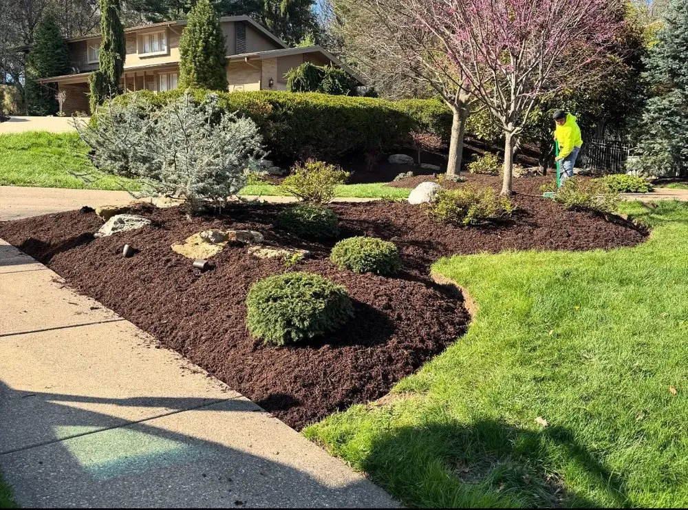 Professional outdoor landscaping in Upper Arlington, OH - R&R Construction and Remolding
