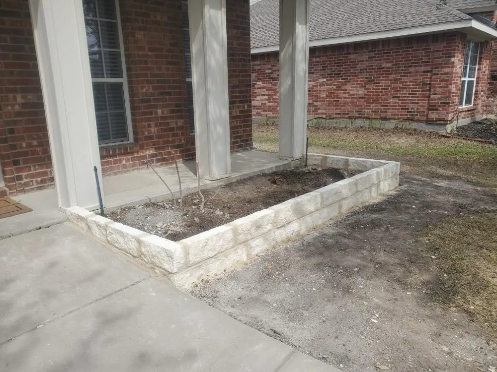 Custom outdoor landscaping in Dallas, TX by R&R Innovation Contracting