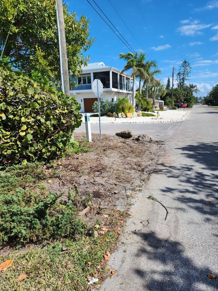 Affordable outdoor landscaping experts serving Bradenton, FL - R&R Landscape and Services