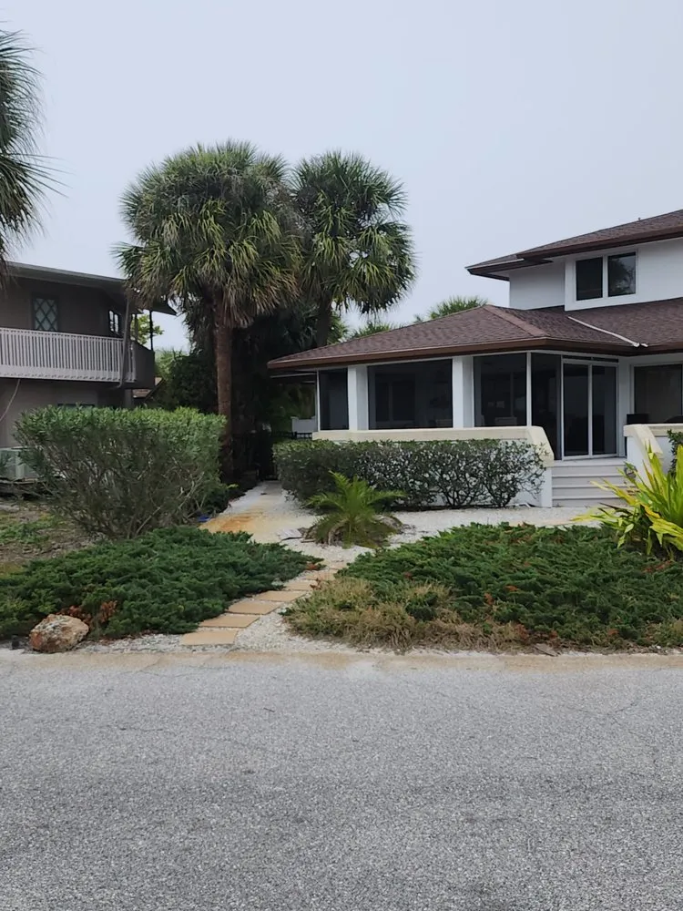 Custom landscape design experts serving Bradenton, FL - R&R Landscape and Services