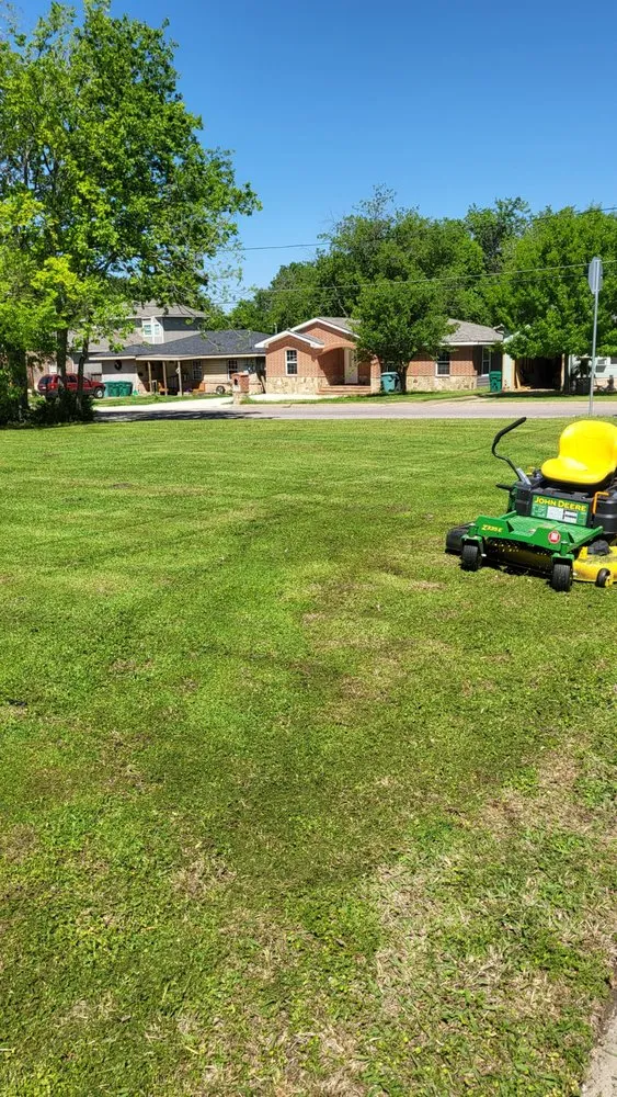 Top-rated landscape design for homes in Denison, TX by R&R Landscape