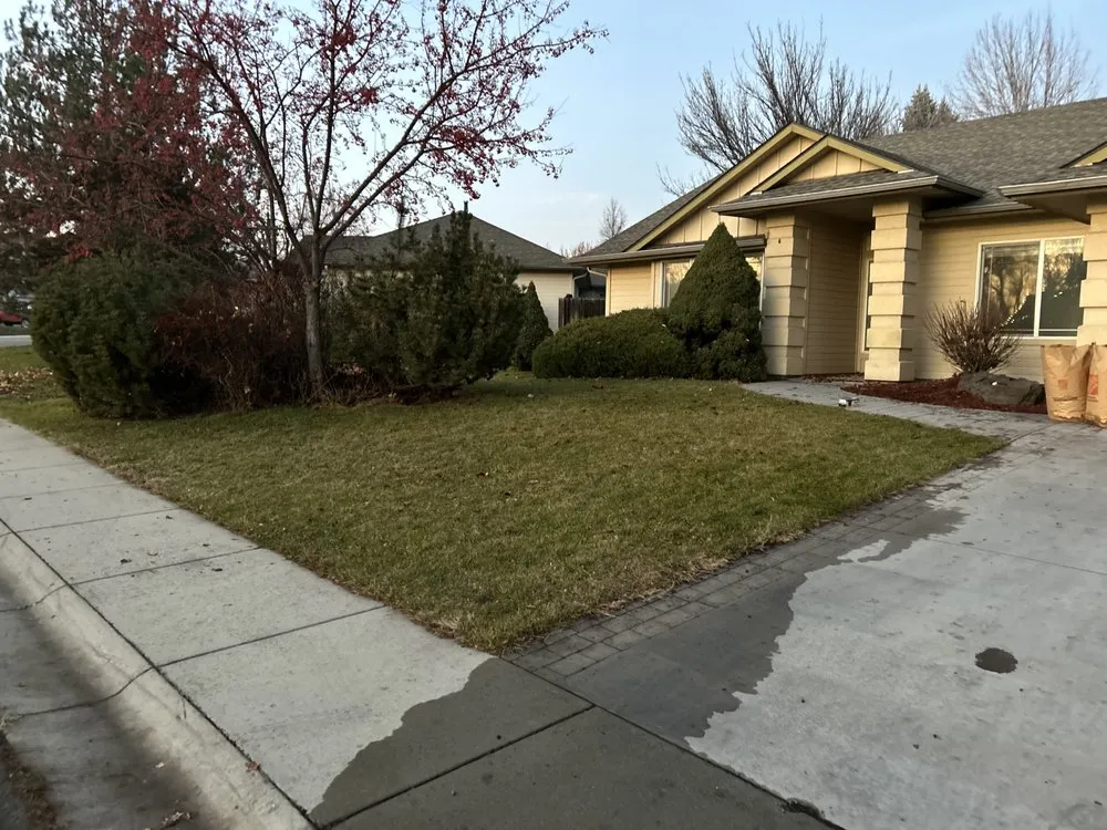 Custom yard cleanup service in Star, ID by R&R Landscape