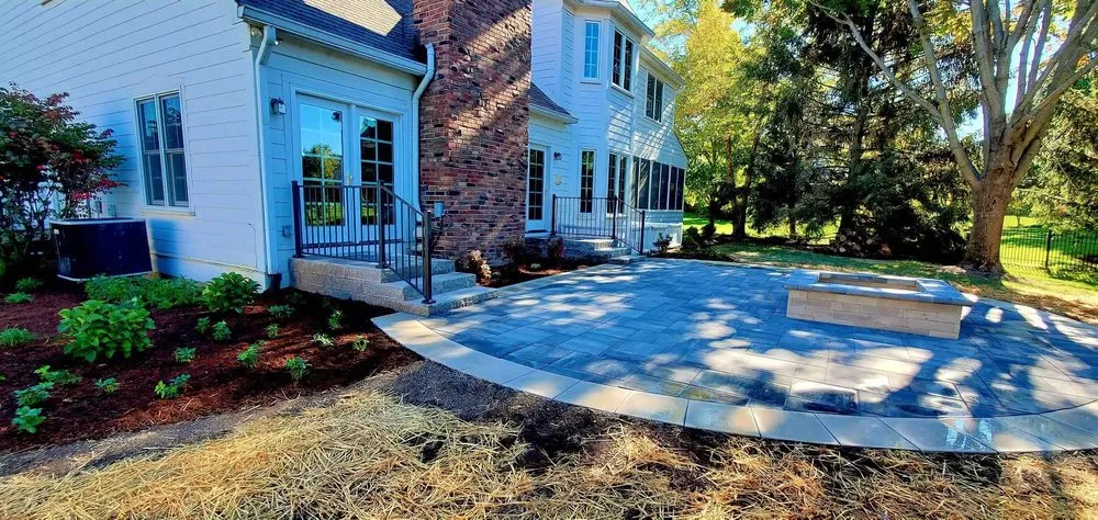 Top-rated lawn care service in Indianapolis, IN - R&R Landscaping and Hardscaping