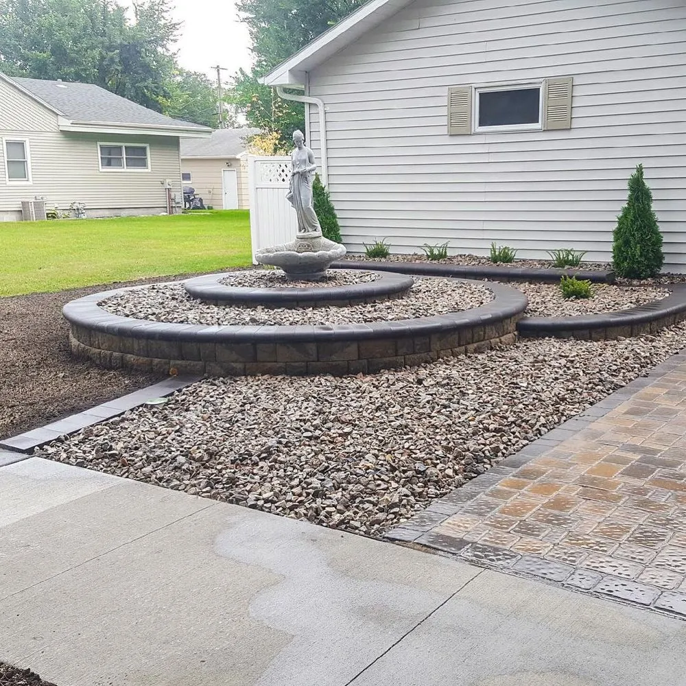 Custom lawn mowing service for beautiful yards in Grand Forks, ND by R&R Landscaping