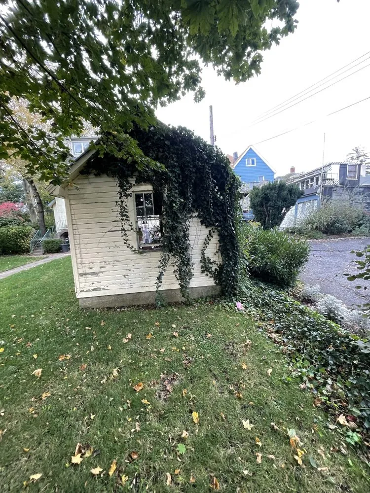 Expert lawn mowing service near you in Staten Island, NY by R&R Landscaping