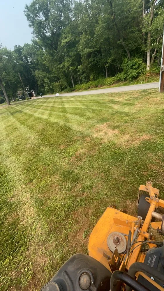 Professional lawn care service experts serving Delta, PA - R&R Landservice