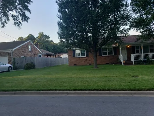 R&R Lawn Service Logo