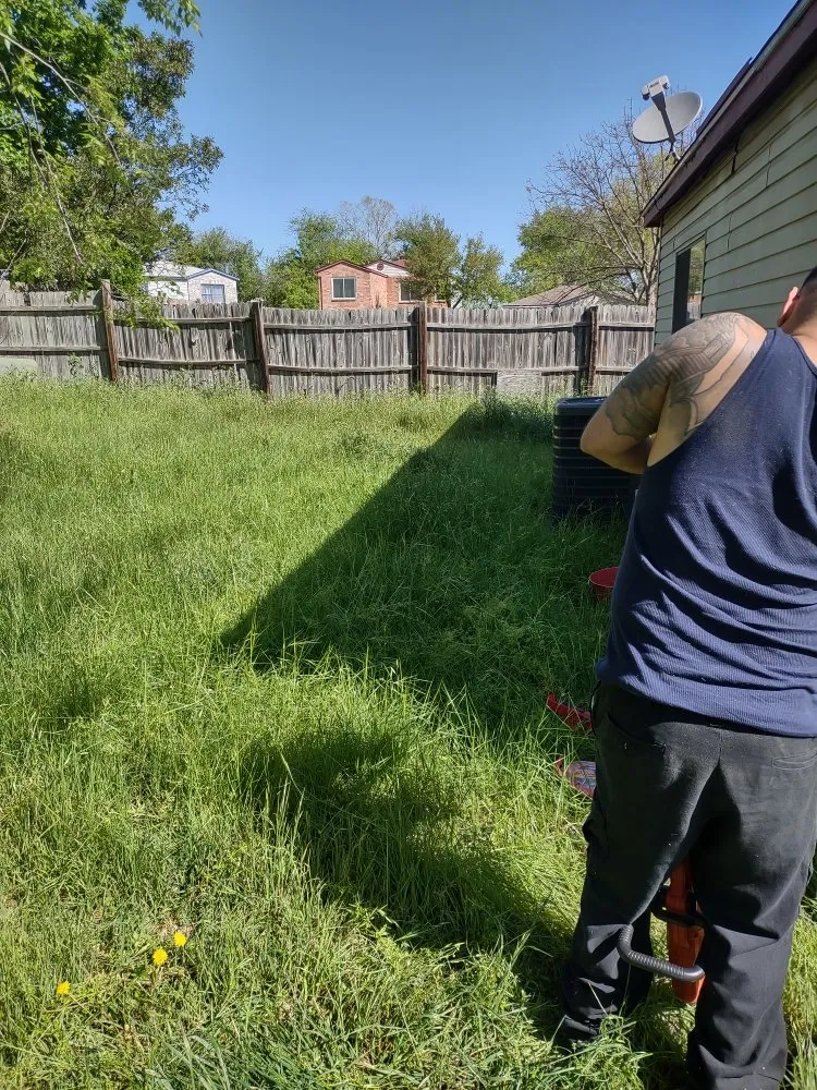 Professional lawn mowing service experts serving San Antonio, TX - R&R Lawn Service