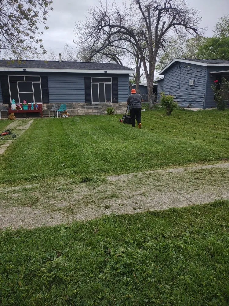 Affordable lawn care service for residential properties across San Antonio, TX - R&R Lawn Service