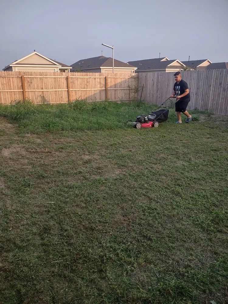 Top-rated lawn care service in San Antonio, TX by R&R Lawn Service