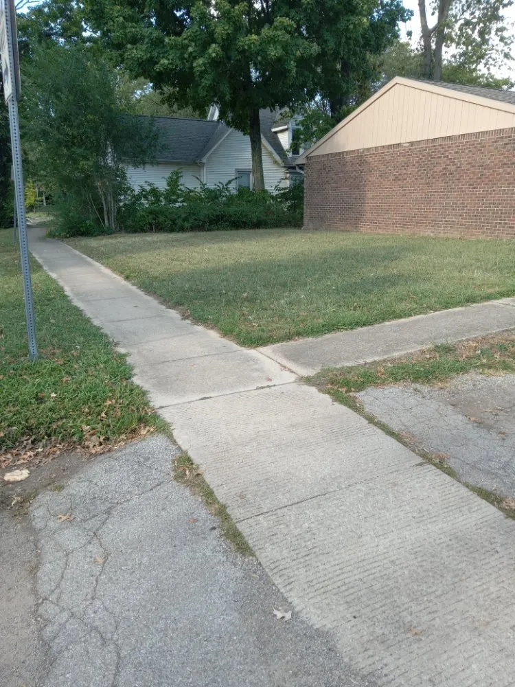 Expert yard cleanup service experts serving Columbus, IN - R&R Mowing and Weed Eating