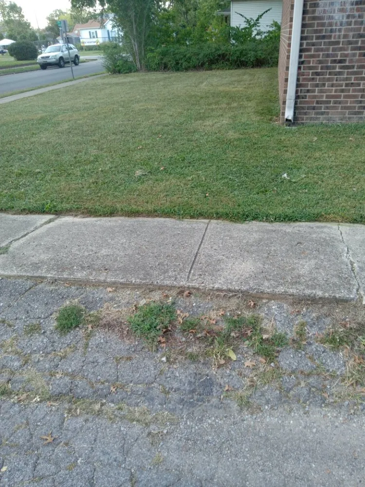 Local lawn care service experts serving Columbus, IN - R&R Mowing and Weed Eating