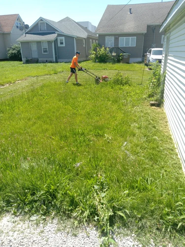 Reliable yard maintenance in Columbus, IN - R&R Mowing and Weed Eating