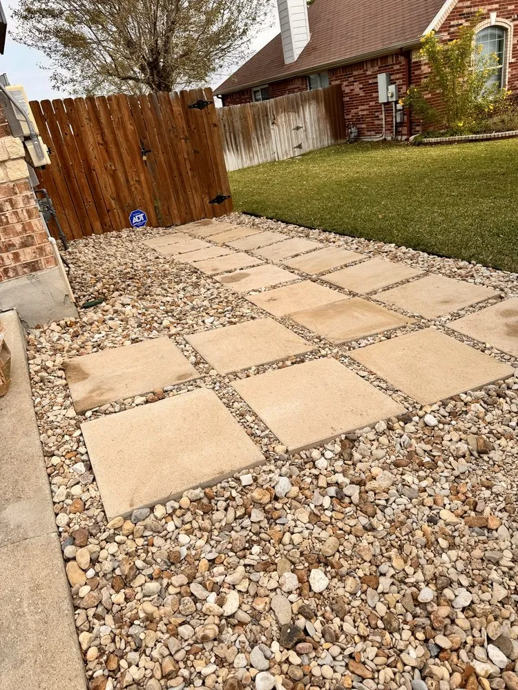 Top-rated yard cleanup service in Pflugerville, TX by RR TreeScapes