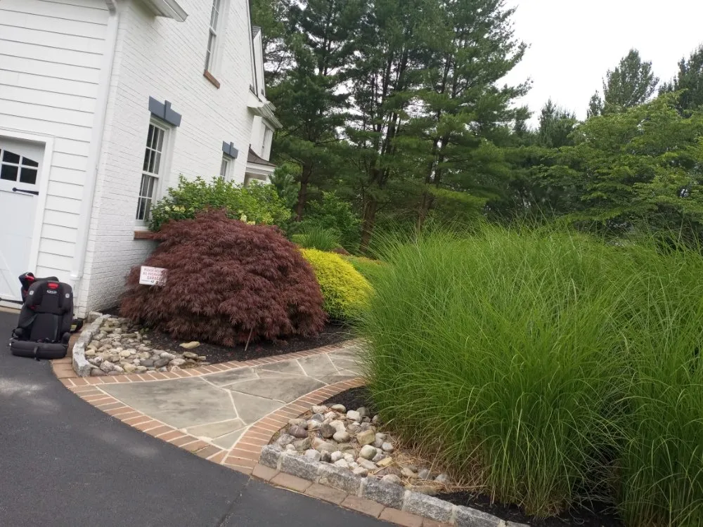 Top-rated landscaping services for residential properties in Philadelphia, PA by RRH Landscaping Y Lawn Care