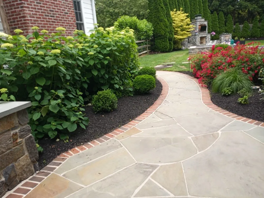 Affordable lawn care service in Philadelphia, PA - RRH Landscaping Y Lawn Care