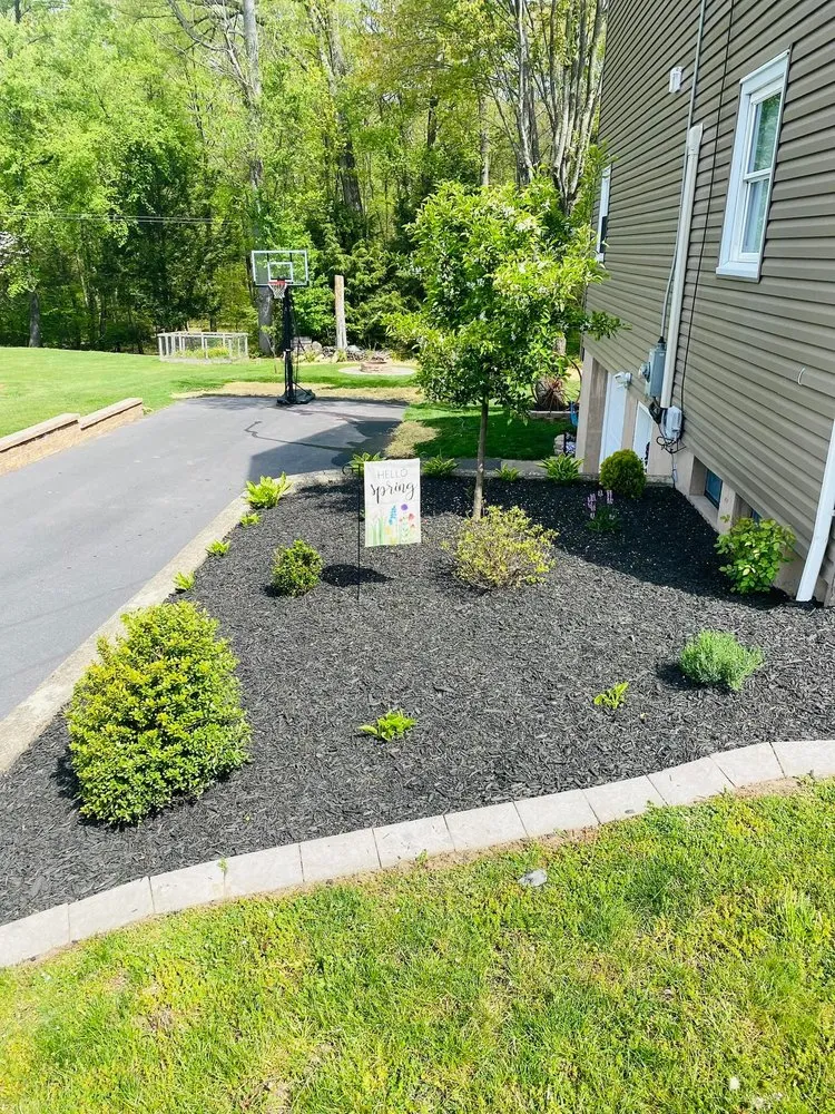 Local yard maintenance experts serving Weatherly, PA - RRK Lawns