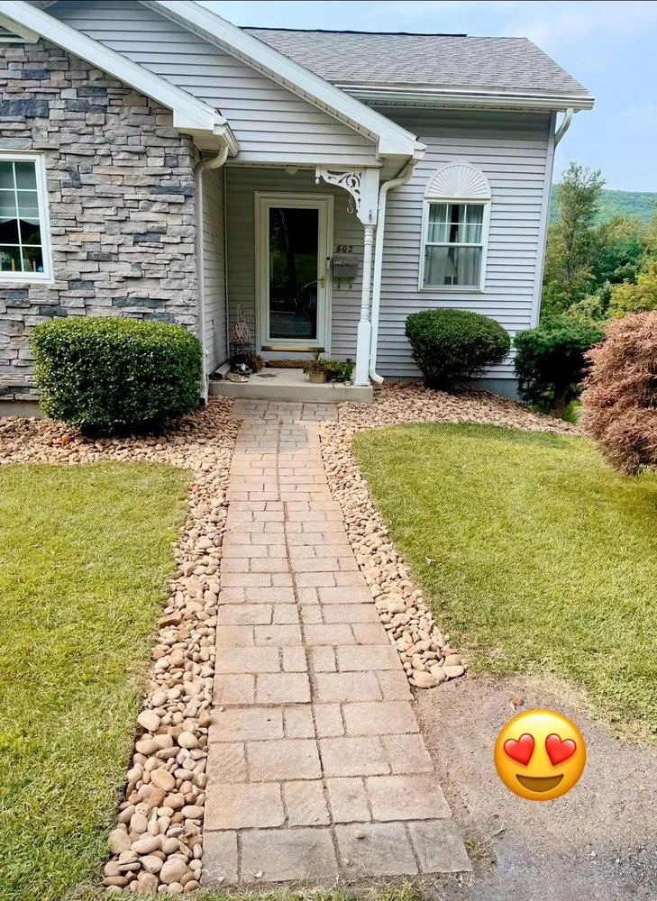 Custom landscaping services in Weatherly, PA by RRK Lawns