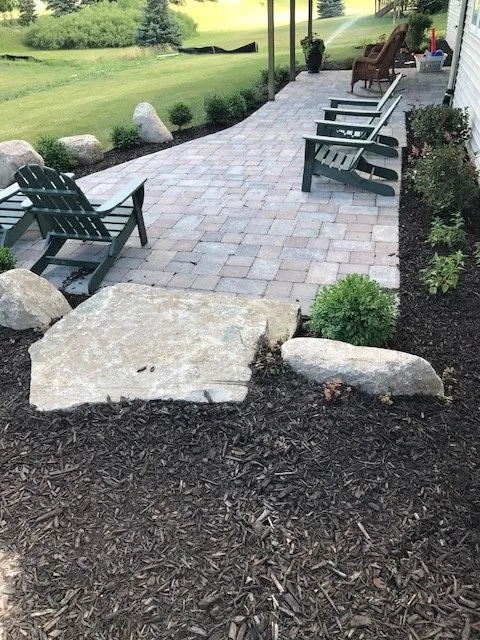 Custom lawn care service in Grand Rapids, MI - RRR Lawn & Landscape/Seasonal Color