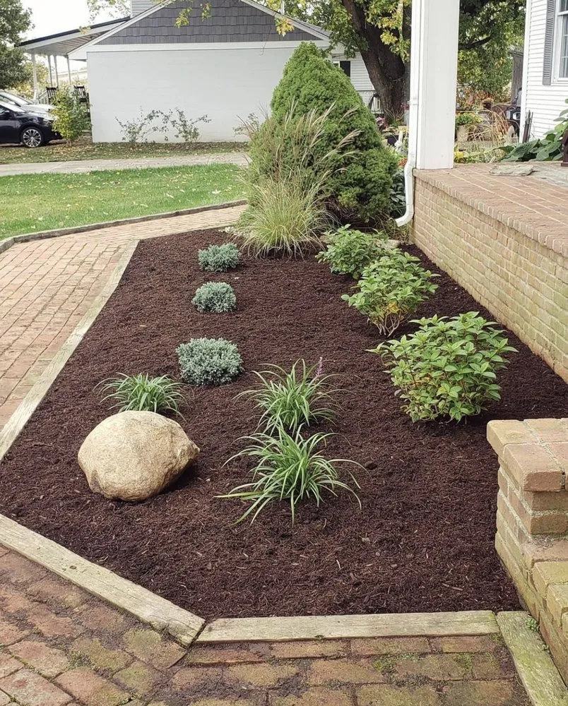 Reliable landscape design for residential properties in Lexington, KY by RR's Mowing