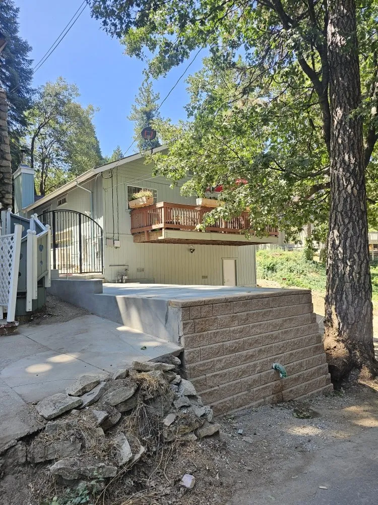 Local lawn care service experts serving Mira Loma, CA - R&S Demo & Junk Removal