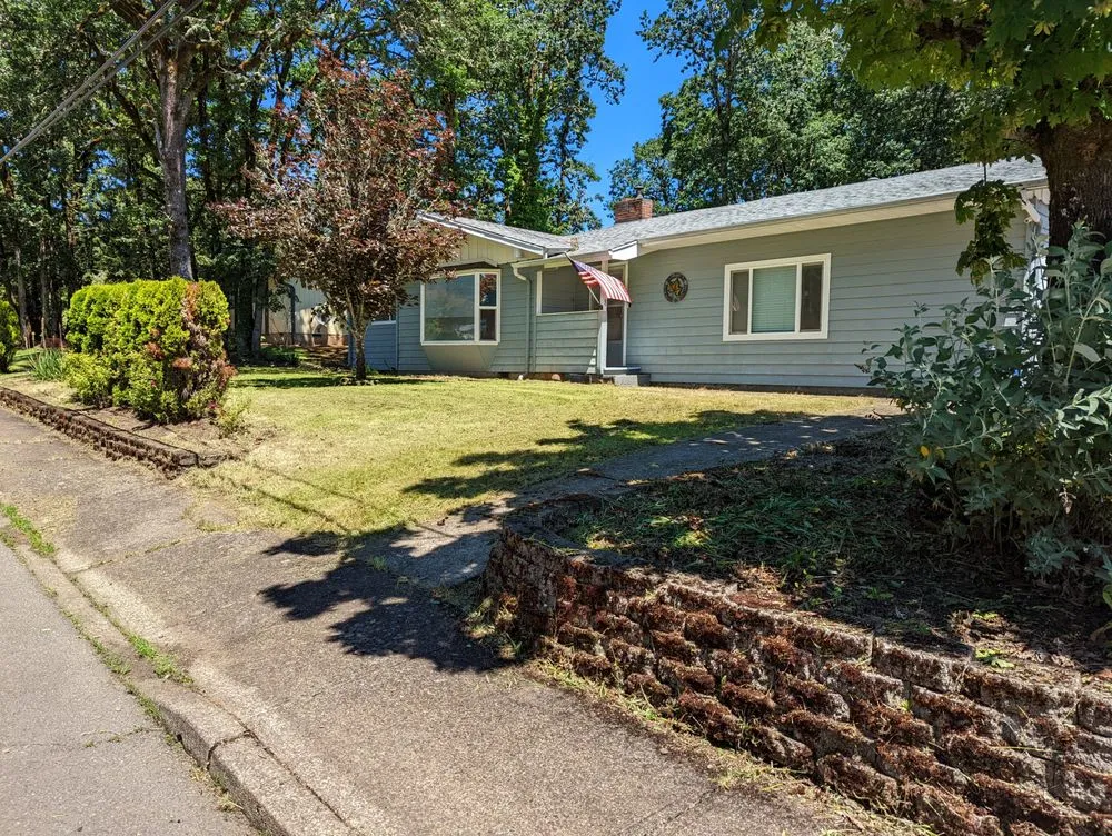 Top-rated landscape design in Monmouth, OR - R&S Lawn Mowing & Maintenance